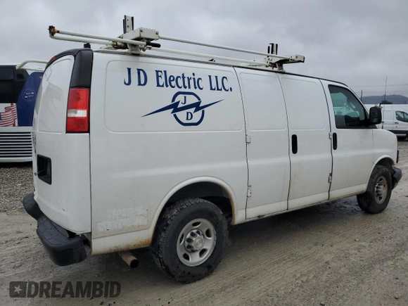 2018 Chevrolet Express Cargo z VIN 1GCWGAFGXJ1291456, wystawiony jako Copart lot #82140854 z przebiegiem 141 829 mil mil oraz Szkoda całkowita • Salvage title. Historia ofert i sprzedaży dostępna na DreamBid. Obrazek 3.