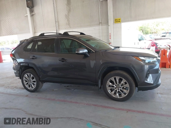 2024 Toyota RAV4 XLE Premium z VIN 2T3C1RFV0RC284225, wystawiony jako IAAI lot #42278949 z przebiegiem 15 765 mil mil oraz . Historia ofert i sprzedaży dostępna na DreamBid. Obrazek 14.