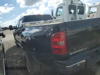 2007 GMC Sierra 3500HD DRW SLE2 z VIN 1GTJK33687F566382, wystawiony jako Copart lot #60751624 z przebiegiem 185 742 mil mil oraz Szkody całkowita. Historia ofert i sprzedaży dostępna na DreamBid. Obrazek 2.