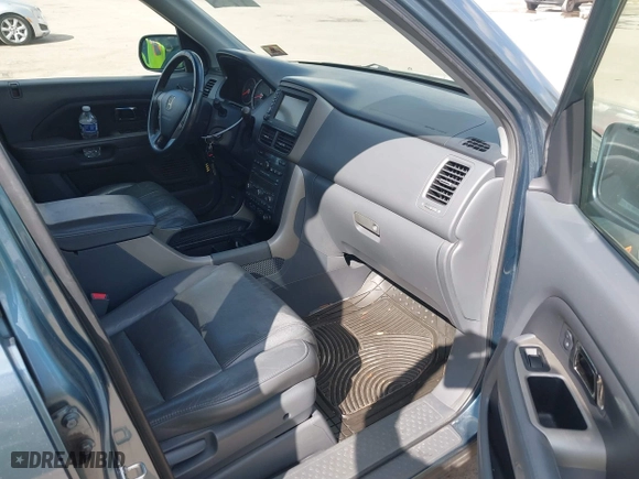 2008 Honda Pilot EX-L with VIN 5FNYF18728B021440, listed as a IAAI auction lot 41804713 with 135,786 mi miles. Bid and sale history available at carsss.com. Image 5.