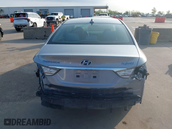 2014 Hyundai Sonata Hybrid Limited with VIN KMHEC4A41EA117315, listed as a IAAI auction lot 41922246 with 173,903 mi miles. Bid and sale history available at carsss.com. Image 17.