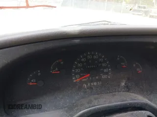 1999 Ford Econoline Passenger XL z VIN 1FMRE112XXHA78677, wystawiony jako IAAI lot #41973782 z przebiegiem 142 051 mil mil oraz . Historia ofert i sprzedaży dostępna na DreamBid. Obrazek 15.