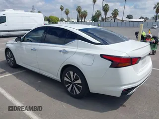 2019 Nissan Altima SL with VIN 1N4BL4EV9KC103050, listed as a IAAI auction lot 42139670 with 112,427 mi miles and . Bid and sale history available at DreamBid. Image 3.