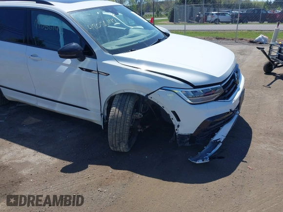 2022 Volkswagen Tiguan SE R-Line Black с VIN 3VV8B7AXXNM095478, выставлен на аукционе IAAI как лот 42056142 с пробегом 24 609 миль миль и . История ставок и продаж доступна на DreamBid. Изображение 6.