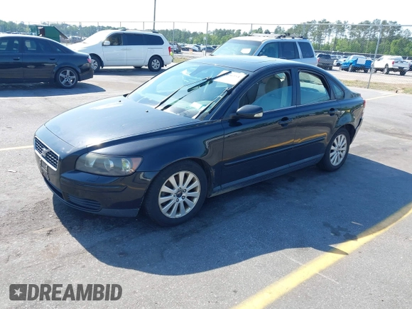 2005 Volvo S40 with VIN YV1MS382X52120252, listed as a IAAI auction lot 42036354 with 148,281 mi miles. Bid and sale history available at carsss.com. Image 2.