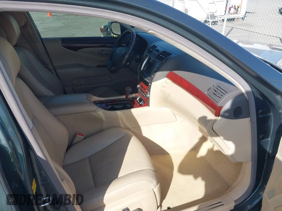 2007 Lexus LS 460 z VIN JTHBL46F375029524, wystawiony jako IAAI lot #42203614 z przebiegiem 164 405 mil mil oraz . Historia ofert i sprzedaży dostępna na DreamBid. Obrazek 5.
