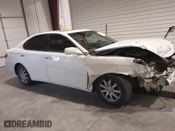 2002 Lexus ES 300 with VIN JTHBF30G825014674, listed as a IAAI auction lot 41805330 with 228,888 mi miles. Bid and sale history available at carsss.com. Image 14.