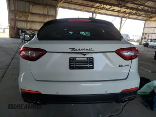 2017 Maserati Levante S z VIN ZN661YUA2HX242914, wystawiony jako Copart lot #44312295 z przebiegiem Nie podano mil oraz Szkoda całkowita • Salvage title. Historia ofert i sprzedaży dostępna na DreamBid. Obrazek 6.