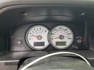 2005 Ford Escape XLS Value with VIN 1FMYU02ZX5KA88548, listed as a Copart auction lot 64025804 with 176,155 mi miles and Salvage Title. Bid and sale history available at carsss.com. Image 9.