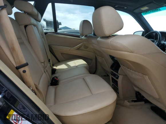 2007 BMW X5 4.8i z VIN 4USFE83537LY64075, wystawiony jako Copart lot #56922745 z przebiegiem 121 828 mil mil oraz Czysty tytuł • Clean title. Historia ofert i sprzedaży dostępna na DreamBid. Obrazek 11.