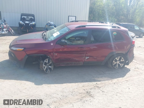 2018 Jeep Cherokee Trailhawk с VIN 1C4PJMBX1JD619990, выставлен на аукционе IAAI как лот 42240308 с пробегом Не указан миль и . История ставок и продаж доступна на DreamBid. Изображение 15.