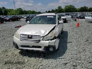 2013 Subaru Outback Premium z VIN 4S4BRCCC3D3303408, wystawiony jako Copart lot #54954385 z przebiegiem 135 960 mil mil oraz Szkoda całkowita • Salvage title. Historia ofert i sprzedaży dostępna na DreamBid. Obrazek 14.