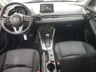 2016 Scion iA z VIN 3MYDLBZVXGY112986, wystawiony jako Copart lot #53967305 z przebiegiem 215 215 mil mil oraz Szkoda całkowita • Salvage title. Historia ofert i sprzedaży dostępna na DreamBid. Obrazek 8.
