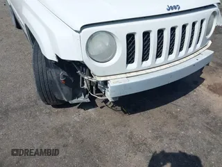 2014 Jeep Patriot Sport with VIN 1C4NJPBB3ED618570, listed as a IAAI auction lot 42126639 with 157,005 mi miles and . Bid and sale history available at DreamBid. Image 6.