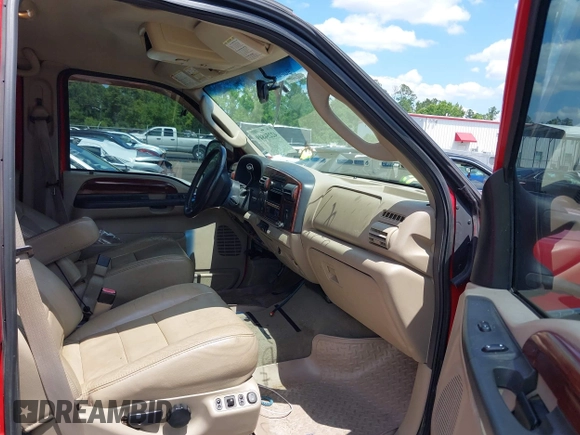 2005 Ford F-250 XL z VIN 1FTSW21P15EB14467, wystawiony jako IAAI lot #42254849 z przebiegiem 191 434 mil mil oraz . Historia ofert i sprzedaży dostępna na DreamBid. Obrazek 5.