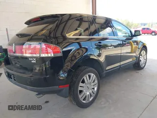 2008 Lincoln MKX with VIN 2LMDU88C48BJ37696, listed as a IAAI auction lot 42204268 with 64,460 mi miles and . Bid and sale history available at DreamBid. Image 4.