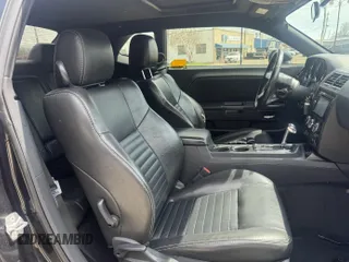 2010 Dodge Challenger R/T z VIN 2B3CJ5DT8AH103905, wystawiony jako IAAI lot #42115194 z przebiegiem 123 272 mil mil oraz . Historia ofert i sprzedaży dostępna na DreamBid. Obrazek 5.