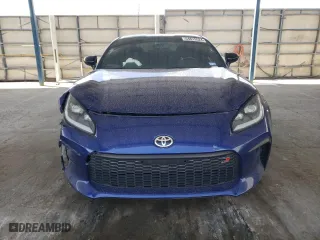 2023 Toyota GR86 Premium with VIN JF1ZNBE18P9750571, listed as a Copart auction lot 64819524 with 17,712 mi miles and Salvage Title. Bid and sale history available at carsss.com. Image 5.