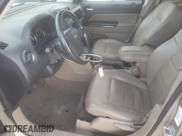 2009 Jeep Patriot z VIN 1J8FF48B39D208118, wystawiony jako Copart lot #81838154 z przebiegiem 182 457 mil mil oraz Szkoda całkowita • Salvage title. Historia ofert i sprzedaży dostępna na DreamBid. Obrazek 7.