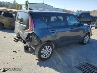 2025 Kia Soul LX with VIN KNDJ23AU0S7248468, listed as a Copart auction lot 45850425 with 5,527 mi miles and Salvage Title. Bid and sale history available at carsss.com. Image 3.