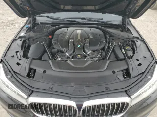2016 BMW 7 Series 750i z VIN WBA7F0C51GGL99505, wystawiony jako Copart lot #49775245 z przebiegiem 46 703 mil mil oraz Szkoda całkowita • Salvage title. Historia ofert i sprzedaży dostępna na DreamBid. Obrazek 13.
