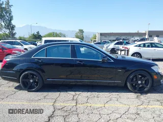 2012 Mercedes-Benz S 550 z VIN WDDNG7DB1CA479328, wystawiony jako IAAI lot #42271450 z przebiegiem Nie podano mil oraz . Historia ofert i sprzedaży dostępna na DreamBid. Obrazek 13.