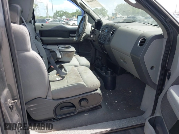 2004 Ford F-150 XLT with VIN 1FTPX14574NA33950, listed as a IAAI auction lot 41966655 with 160,523 mi miles. Bid and sale history available at carsss.com. Image 5.