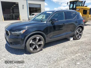 2020 Volvo XC40 Momentum with VIN YV4AC2HK2L2205967, listed as a Copart auction lot 55952225 with 38,299 mi miles and Salvage title. Bid and sale history available at DreamBid. Image 1.
