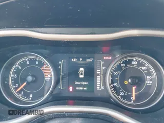 2018 Jeep Cherokee Latitude с VIN 1C4PJMCXXJD529204, выставлен на аукционе IAAI как лот 41574816 с пробегом 182 961 миль миль и . История ставок и продаж доступна на DreamBid. Изображение 7.
