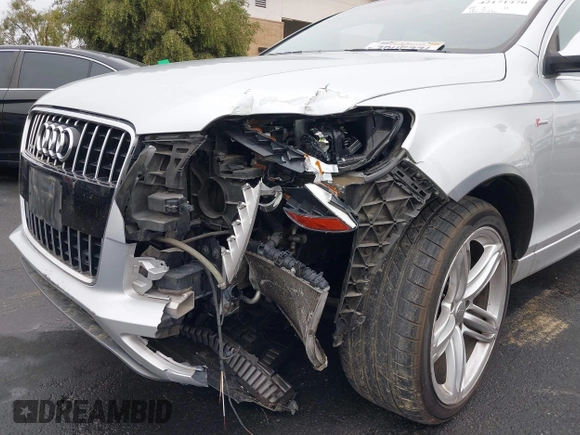 2013 Audi Q7 S line Prestige с VIN WA1DGAFE1DD002015, выставлен на аукционе IAAI как лот 42171470 с пробегом 165 026 миль миль и . История ставок и продаж доступна на DreamBid. Изображение 6.