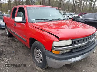 2001 Chevrolet Silverado 1500 LS with VIN 2GCEC19V111175624, listed as a IAAI auction lot 41875058 with 374,190 mi miles. Bid and sale history available at carsss.com. Image 1.