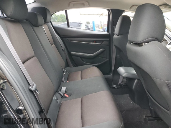 2021 Mazda 3 S z VIN JM1BPAAL8M1323750, wystawiony jako Copart lot #60162145 z przebiegiem 53 235 mil mil oraz Szkoda całkowita • Salvage title. Historia ofert i sprzedaży dostępna na DreamBid. Obrazek 10.