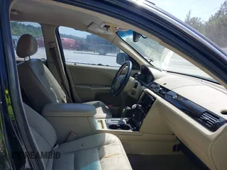 2006 Ford Five Hundred Limited with VIN 1FAFP25106G105436, listed as a IAAI auction lot 42039250 with 238,072 mi miles. Bid and sale history available at carsss.com. Image 5.