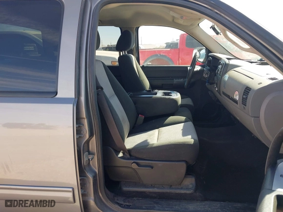 2009 Chevrolet Silverado 1500 LS with VIN 3GCEC13CX9G166432, listed as a IAAI auction lot 41450334 with 193,846 mi miles. Bid and sale history available at carsss.com. Image 5.