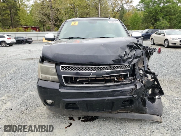2008 Chevrolet Suburban 2LT with VIN 3GNFK16318G134655, listed as a Copart auction lot 52225855 with 298,925 mi miles and Salvage Title. Bid and sale history available at DreamBid. Image 5.