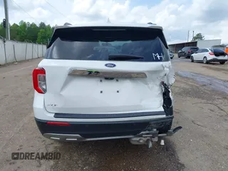 2024 Ford Explorer XLT z VIN 1FMSK7DH5RGA84098, wystawiony jako IAAI lot #42106185 z przebiegiem 9836 mil mil oraz . Historia ofert i sprzedaży dostępna na DreamBid. Obrazek 16.