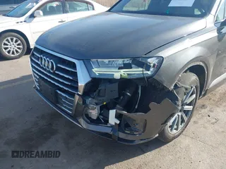 2018 Audi Q7 Premium Plus with VIN WA1LHAF78JD033266, listed as a IAAI auction lot 41749357 with 117,465 mi miles. Bid and sale history available at carsss.com. Image 6.