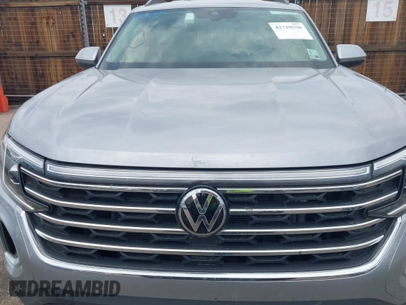 2024 Volkswagen Atlas SE with VIN 1V2WR2CA3RC567670, listed as a IAAI auction lot 42719550 with 36,623 mi miles and . Bid and sale history available at DreamBid. Image 12.