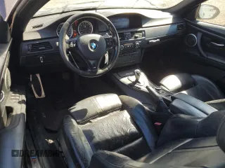 2011 BMW M3 z VIN WBSDX9C55BE584208, wystawiony jako Copart lot #67517364 z przebiegiem 112 099 mil mil oraz Szkody całkowita. Historia ofert i sprzedaży dostępna na DreamBid. Obrazek 8.