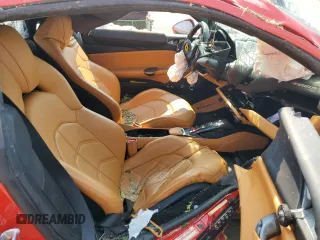 2018 Ferrari 488 z VIN ZFF79ALA0J0235841, wystawiony jako Copart lot #70033674 z przebiegiem Nie podano mil oraz Tytuł czysty. Historia ofert i sprzedaży dostępna na DreamBid. Obrazek 10.