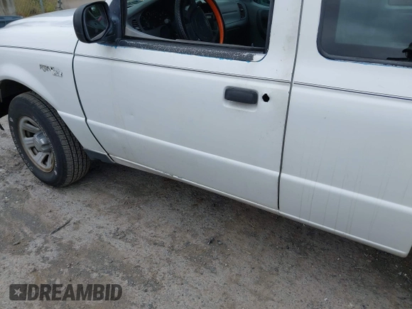 2005 Ford Ranger XL z VIN 1FTYR14U45PB04775, wystawiony jako IAAI lot #42431276 z przebiegiem 131 116 mil mil oraz . Historia ofert i sprzedaży dostępna na DreamBid. Obrazek 6.