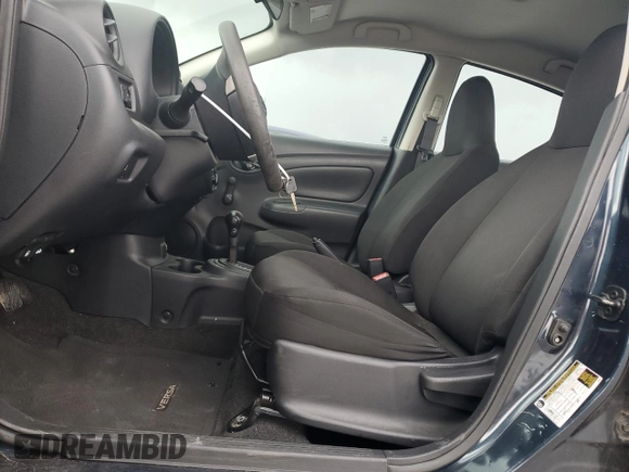 2017 Nissan Versa S Plus z VIN 3N1CN7AP4HL861508, wystawiony jako Copart lot #58478245 z przebiegiem 64 775 mil mil oraz Szkoda całkowita • Salvage title. Historia ofert i sprzedaży dostępna na DreamBid. Obrazek 7.