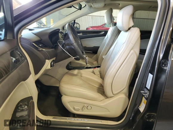 2017 Lincoln MKC Reserve with VIN 5LMCJ3D92HUL49436, listed as a Copart auction lot 50690175 with 26,796 mi miles and Salvage Title. Bid and sale history available at carsss.com. Image 7.