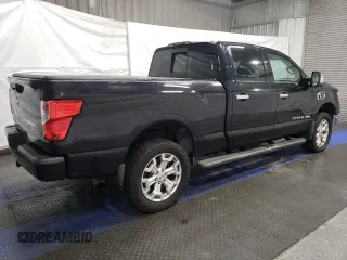 2017 Nissan Titan XD SL with VIN 1N6BA1F45HN513004, listed as a Copart auction lot 83622694 with 123,786 mi miles and Clean Title. Bid and sale history available at carsss.com. Image 3.