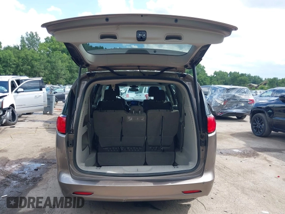 2017 Chrysler Pacifica Touring z VIN 2C4RC1DG2HR833473, wystawiony jako IAAI lot #42597208 z przebiegiem 78 239 mil mil oraz . Historia ofert i sprzedaży dostępna na DreamBid. Obrazek 18.