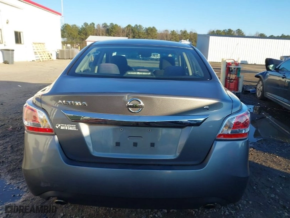 2015 Nissan Altima 2.5 S with VIN 1N4AL3AP2FN334136, listed as a IAAI auction lot 41323998 with 177,804 mi miles. Bid and sale history available at carsss.com. Image 16.