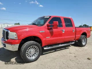 2006 Ford F-250 XL z VIN 1FTSW21PX6EB87578, wystawiony jako Copart lot #56409365 z przebiegiem 141 045 mil mil oraz Szkoda całkowita • Salvage title. Historia ofert i sprzedaży dostępna na DreamBid. Obrazek 1.