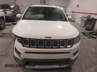 2019 Jeep Compass Limited with VIN 3C4NJCCB1KT662905, listed as a IAAI auction lot 41572268 with 105,377 mi miles. Bid and sale history available at carsss.com. Image 12.