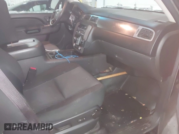 2014 Chevrolet Tahoe Commercial with VIN 1GNSK2E05ER196941, listed as a IAAI auction lot 41938892 with 176,170 mi miles and . Bid and sale history available at DreamBid. Image 5.