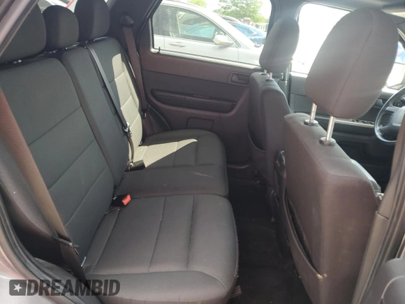 2011 Ford Escape XLT с VIN 1FMCU9DG8BKB02212, выставлен на аукционе Copart как лот 58200445 с пробегом 168 284 миль миль и Списание • Salvage title. История ставок и продаж доступна на DreamBid. Изображение 11.